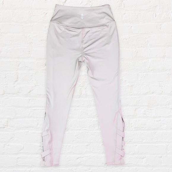 NWOT FREE PEOPLE x FP Movement Very Prarie 7/8 Legging Moon Light Mauve - Small - Picture 4 of 11